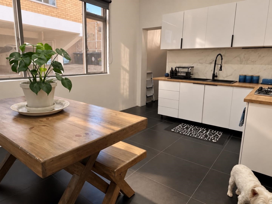 3 Bedroom Property for Sale in Sea Point Western Cape